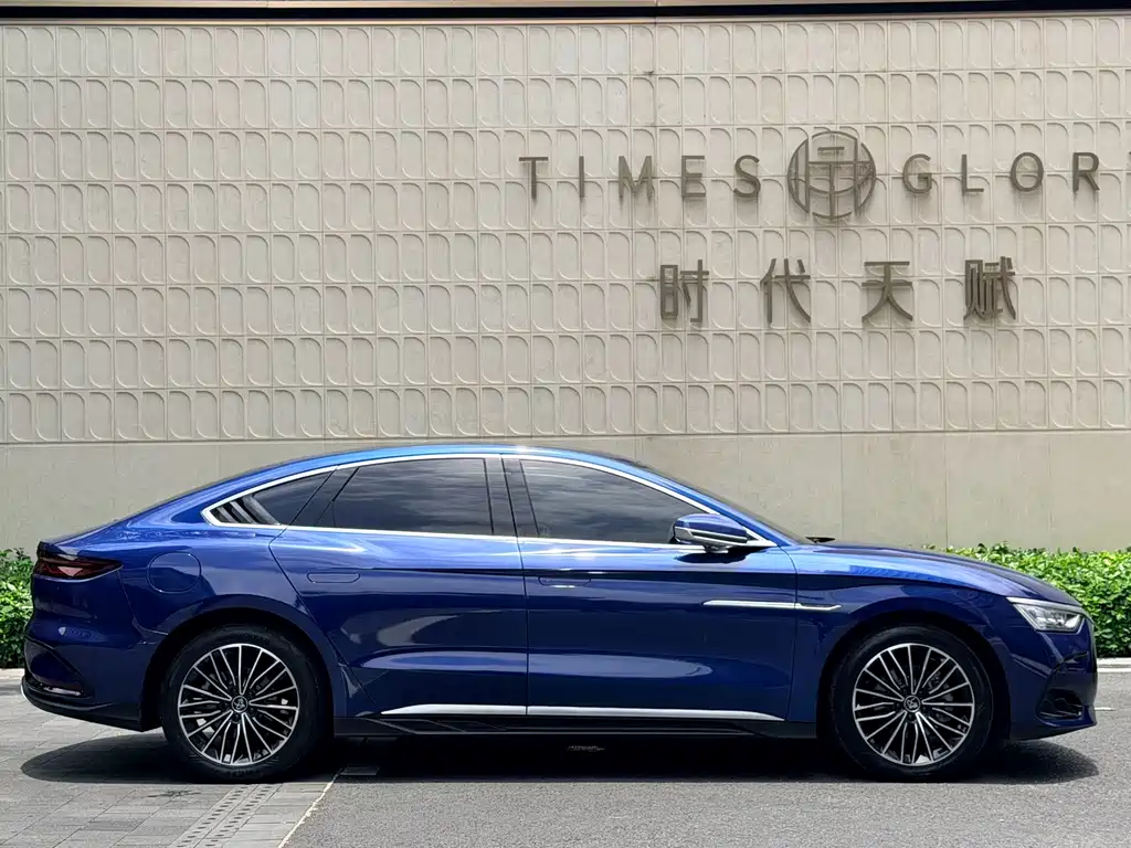 BYD Han 2022 DM-i 121KM Premium