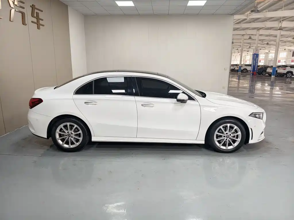 Mercedes-Benz A-Class — миниатюра 8