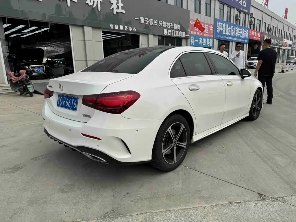 Mercedes-Benz A-Class — миниатюра 2