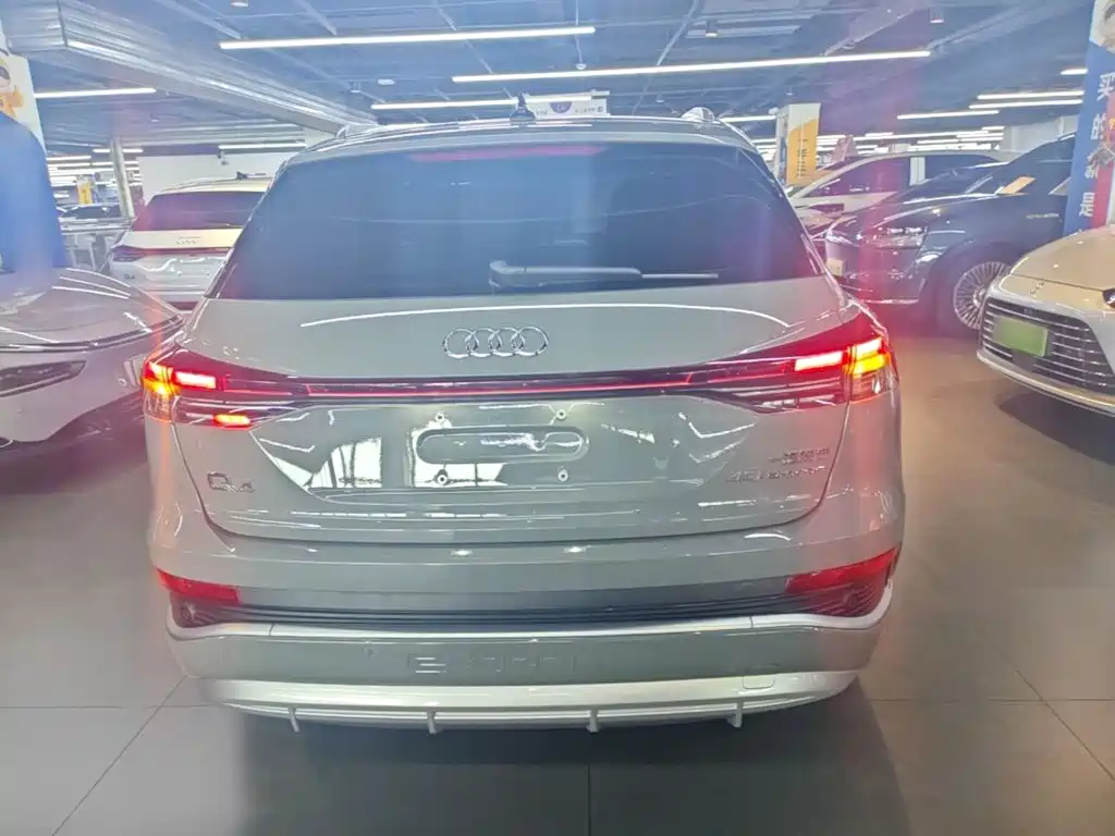 Audi Q4 e-tron — миниатюра 6