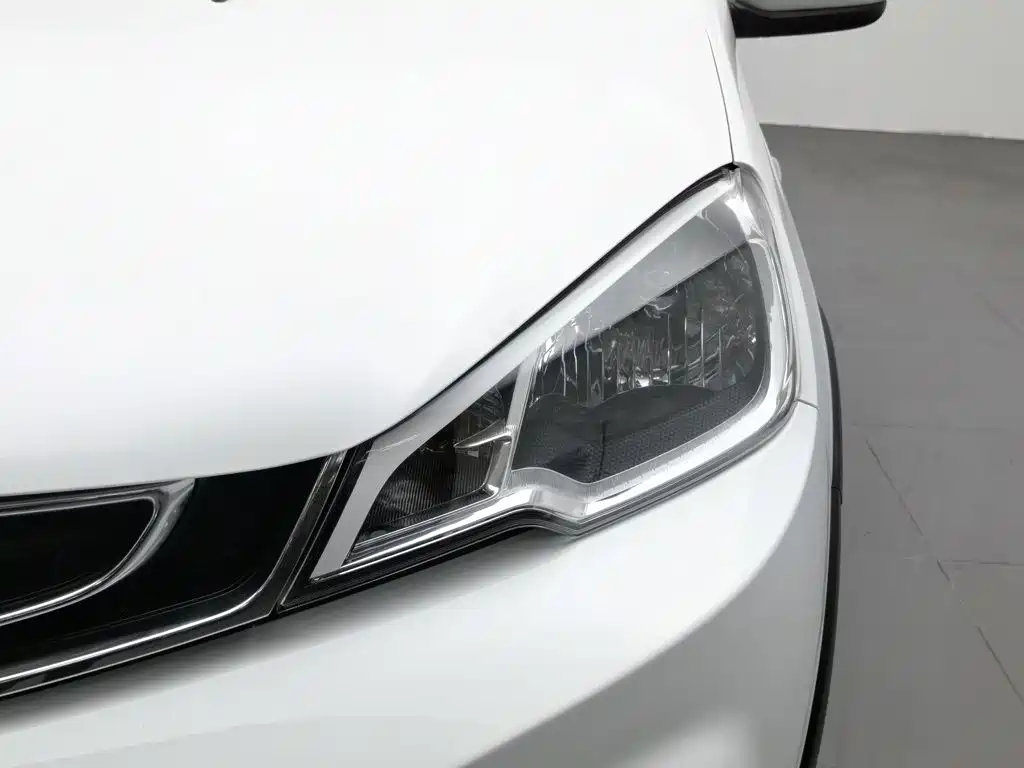 Geely Vision X1 — миниатюра 7