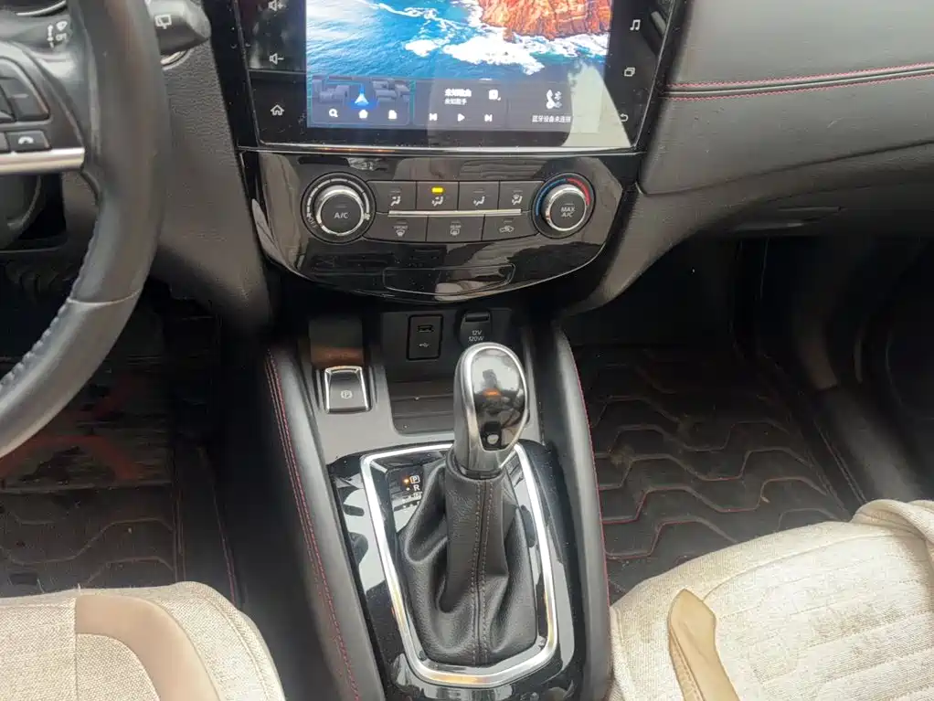 Nissan Qashqai — миниатюра 9