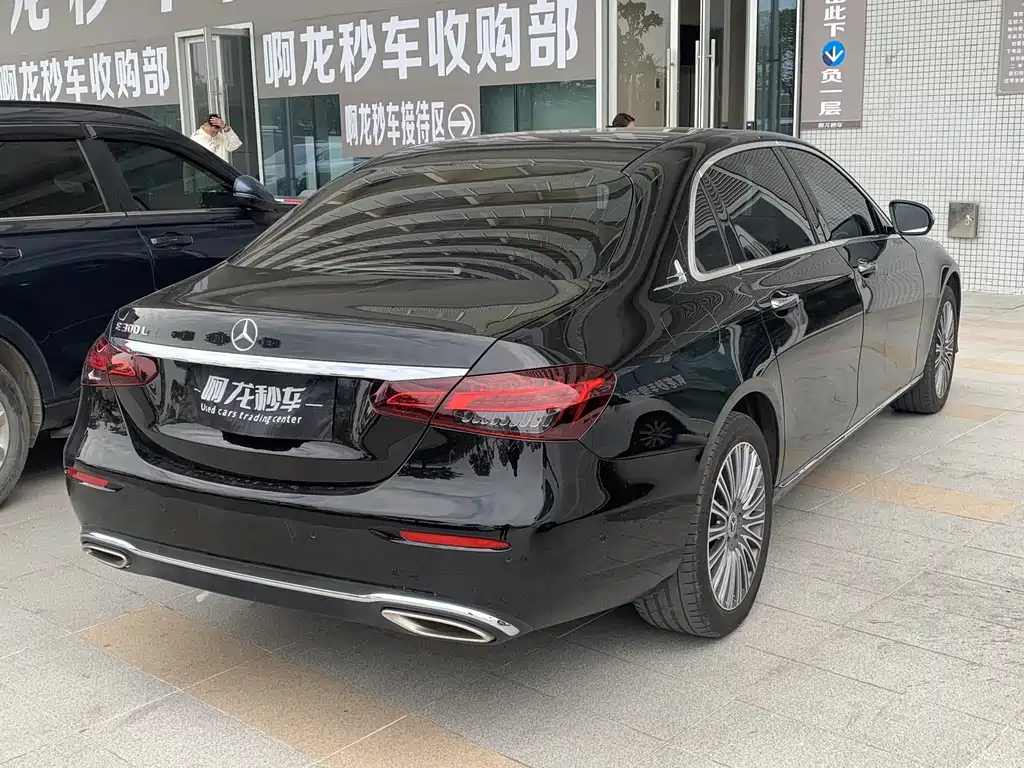 MERCEDES-BENZ E CLASS