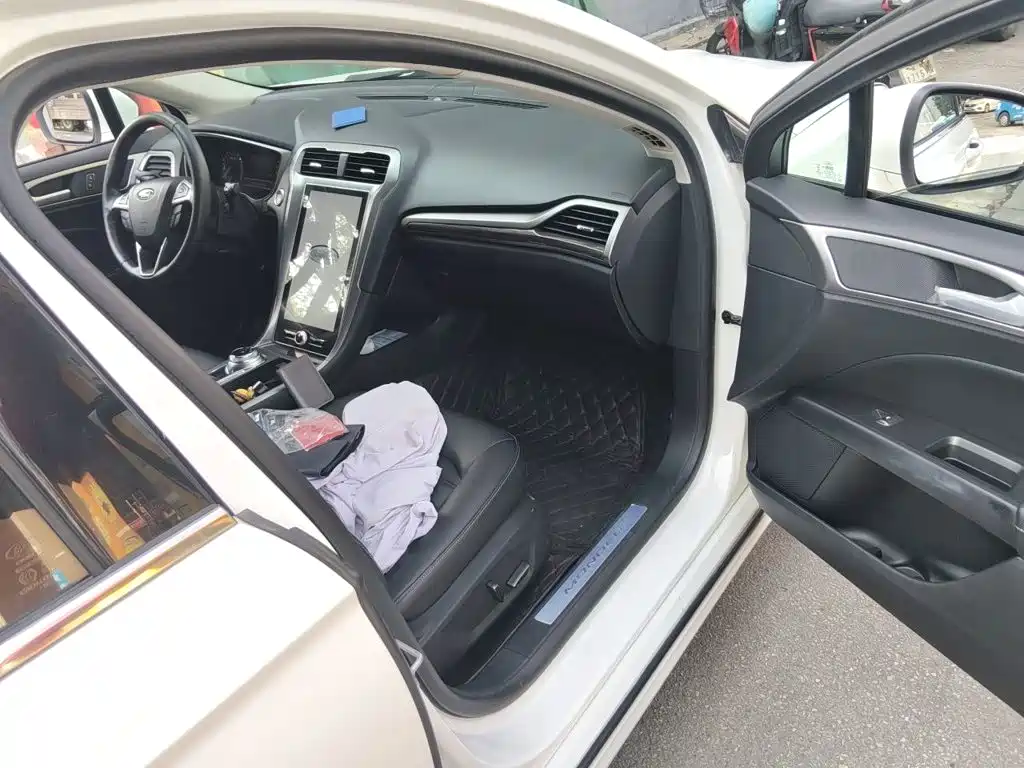 Ford Mondeo — миниатюра 19
