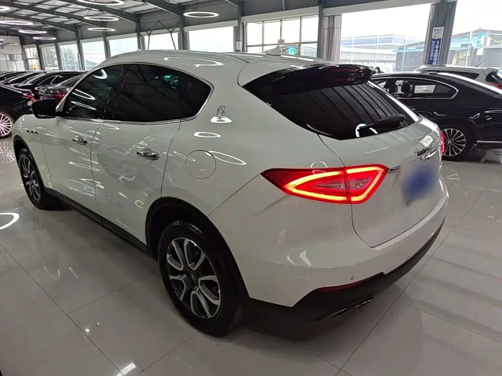 Maserati Levante — миниатюра 5