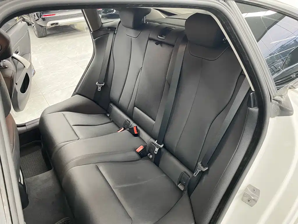 BMW 4 Series — миниатюра 13