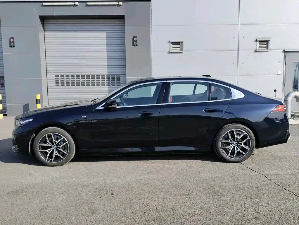 BMW I5