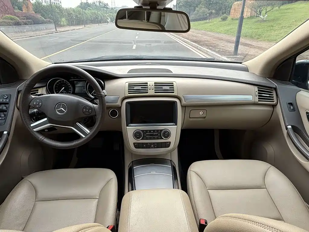 Mercedes-Benz R 2011 R 300 L