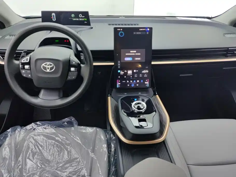 Toyota bZ3 — миниатюра 12
