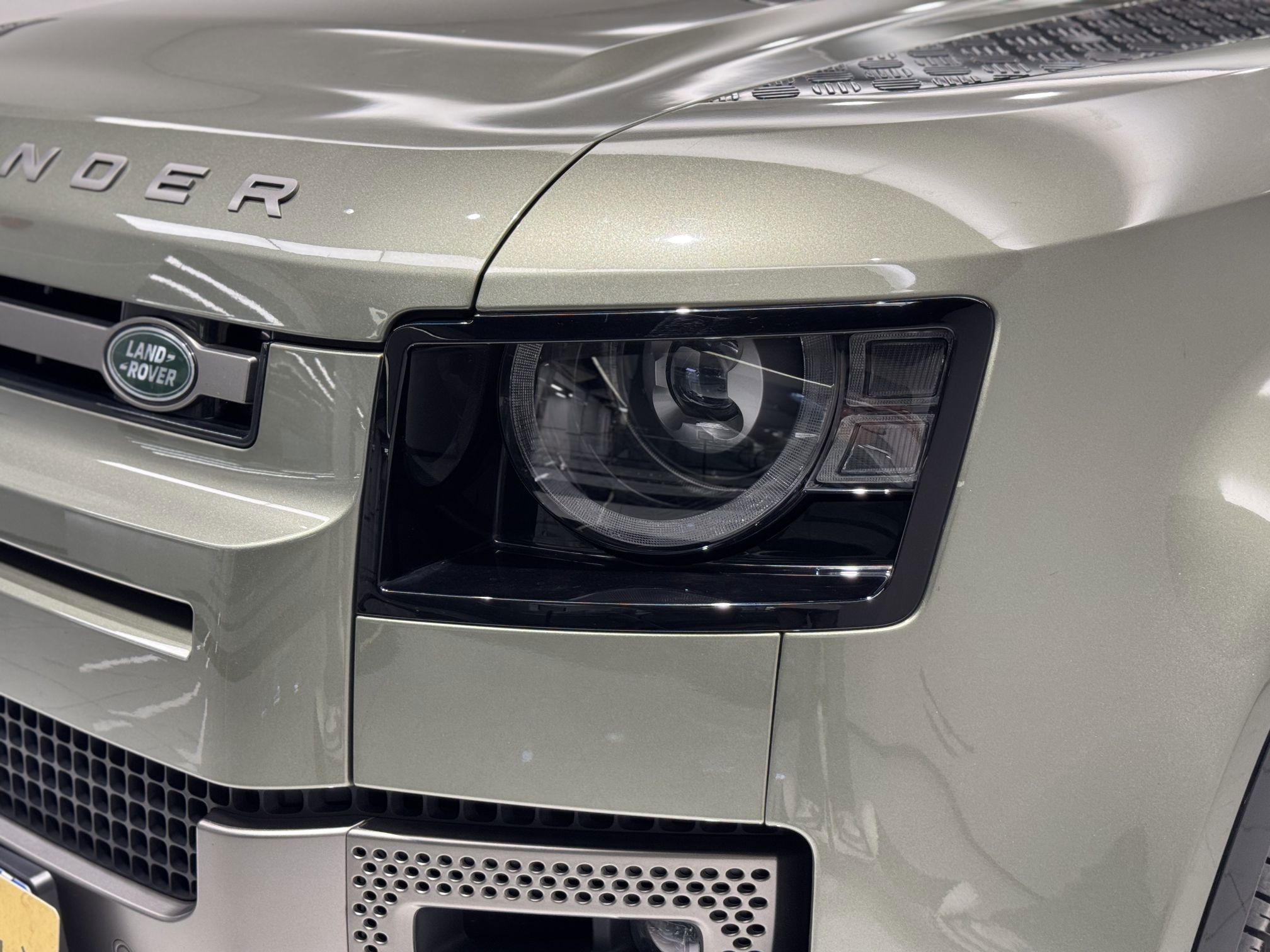 Land Rover Defender — миниатюра 5