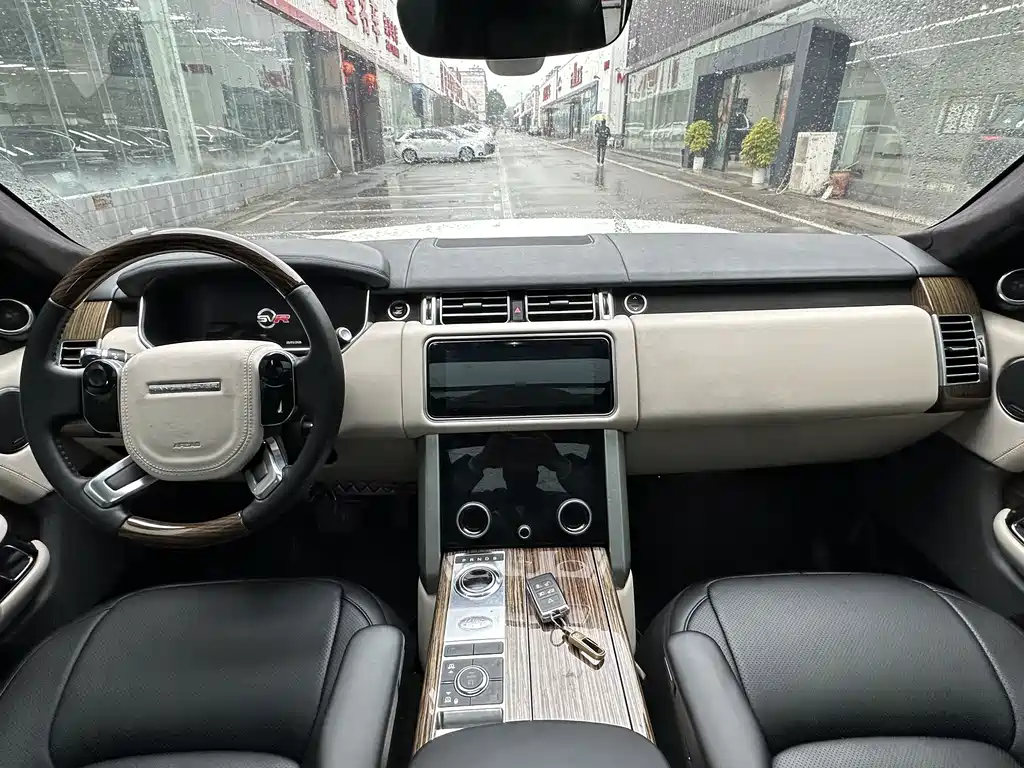 Land Rover Range Rover — миниатюра 4