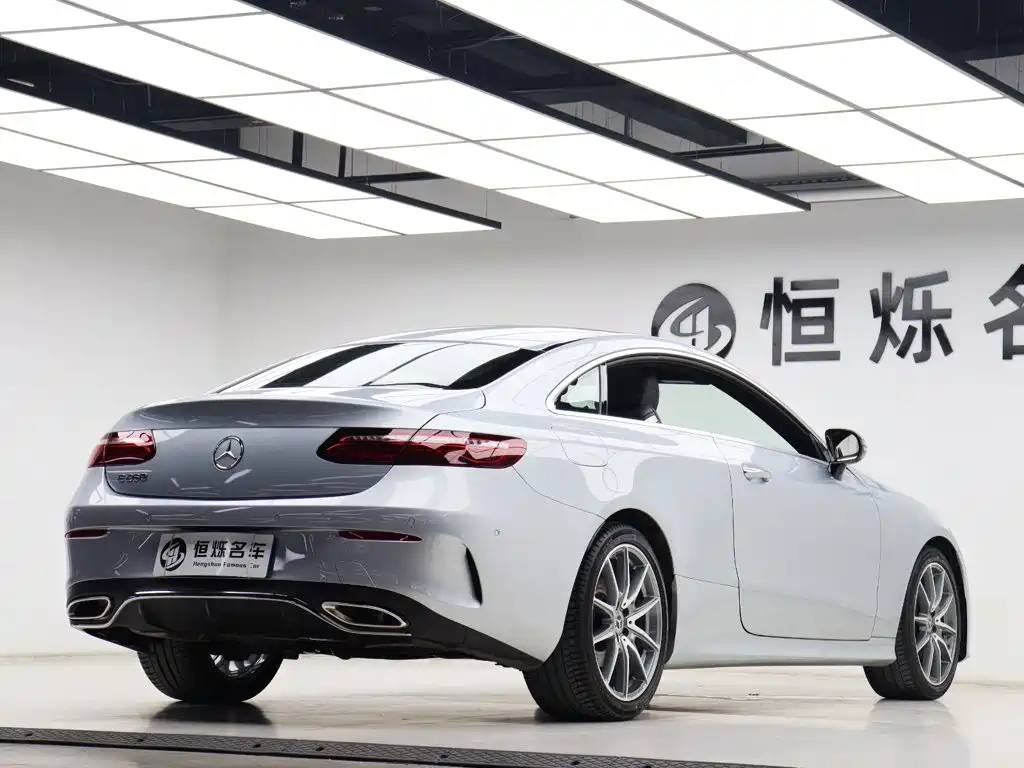 Mercedes-Benz E-Class (Import) — миниатюра 26