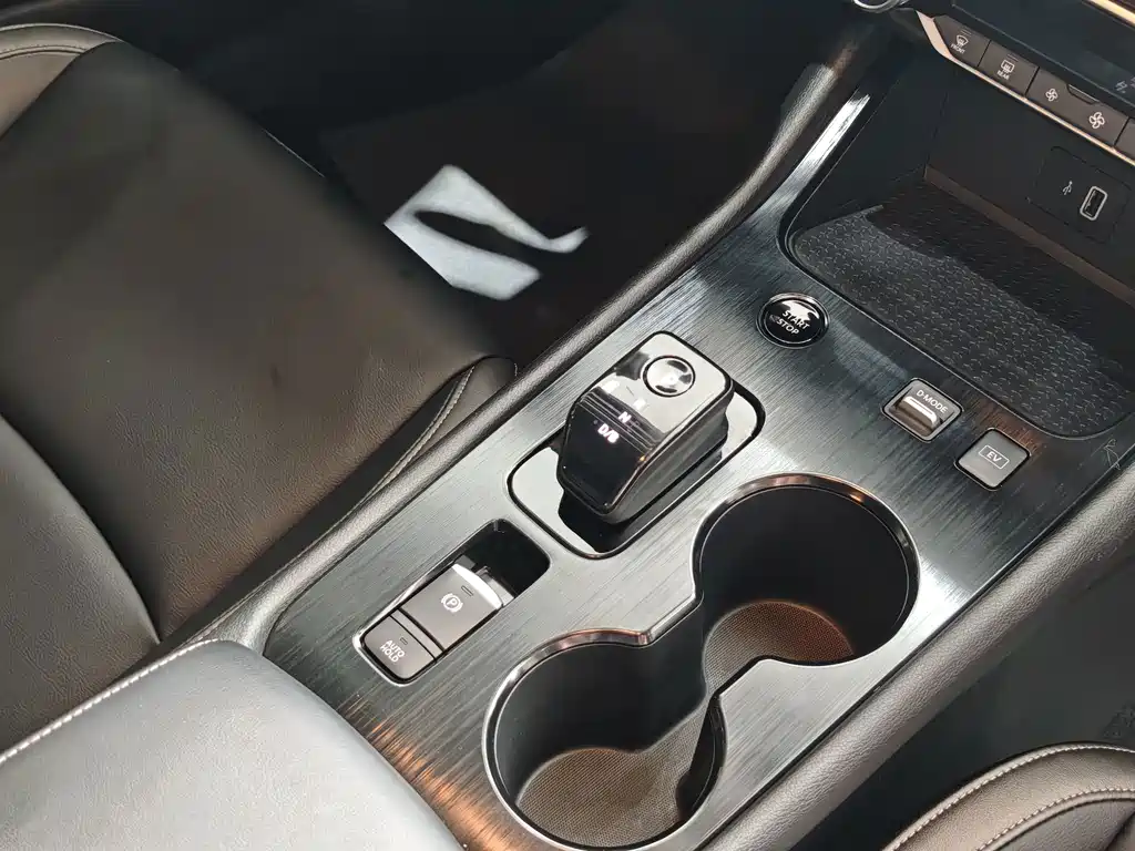 Nissan Sylphy — миниатюра 8