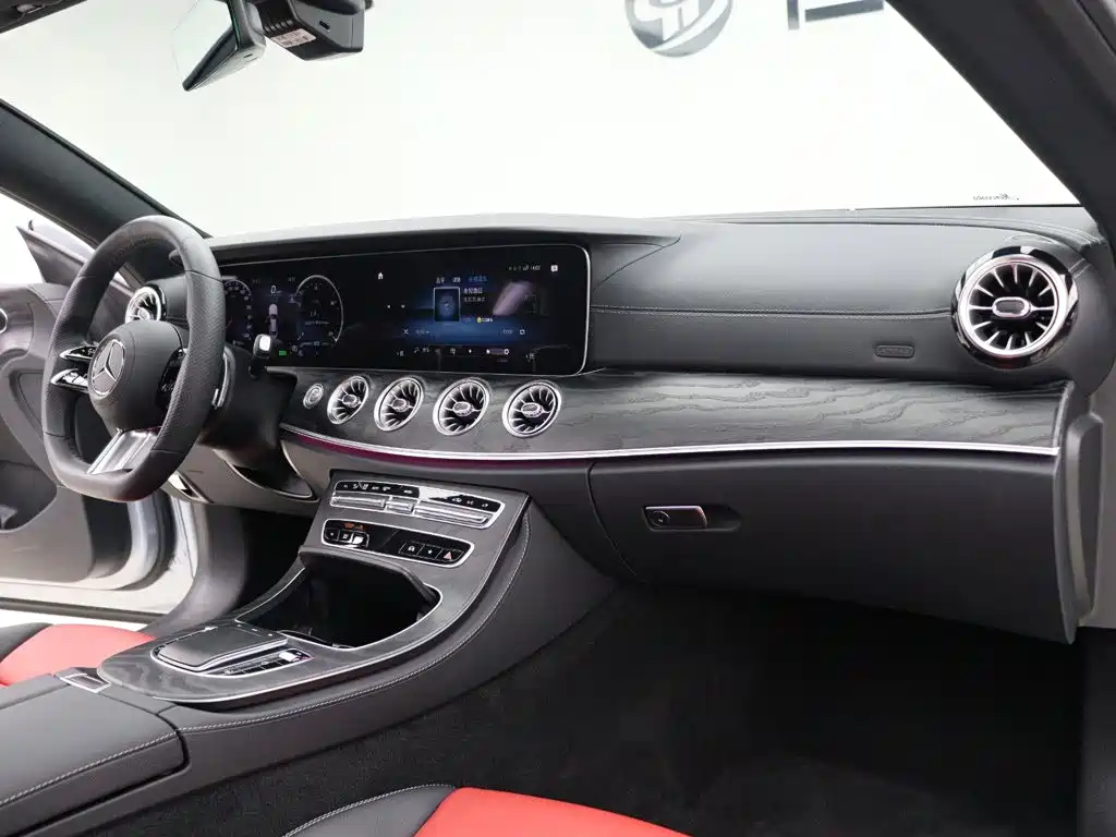 Mercedes-Benz E-Class (Import) — миниатюра 21