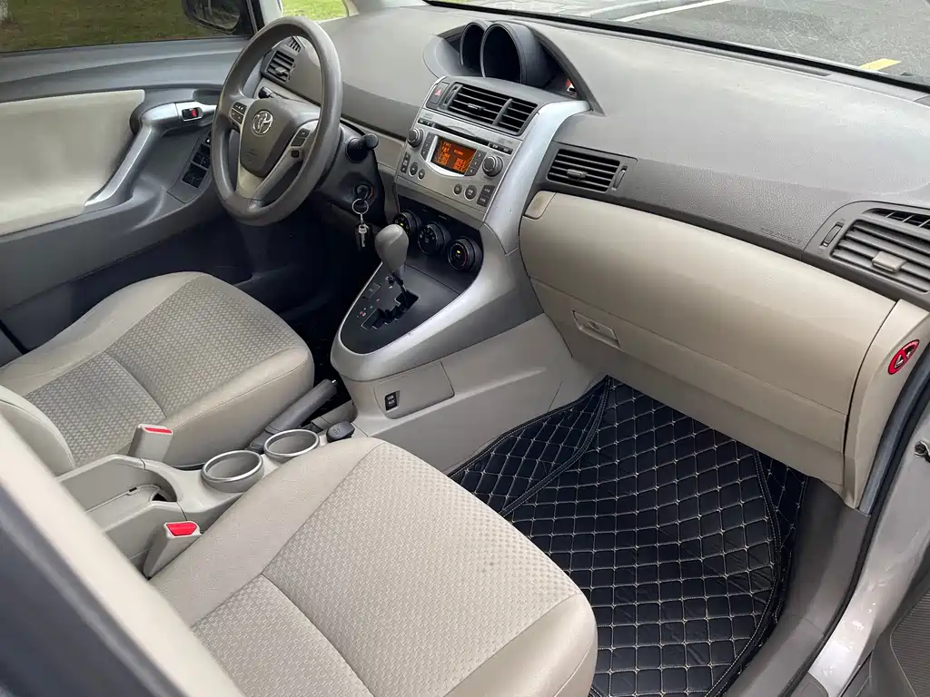 Toyota Verso 2012 180G CVT Comfort