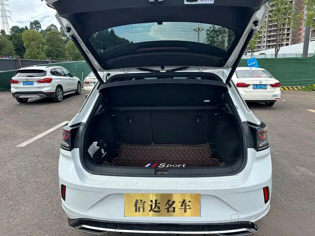 Volkswagen T-Roc — миниатюра 8