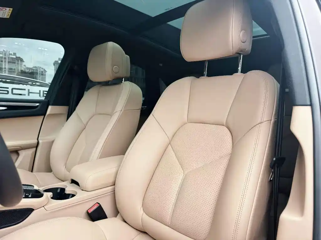 Porsche Macan — миниатюра 14