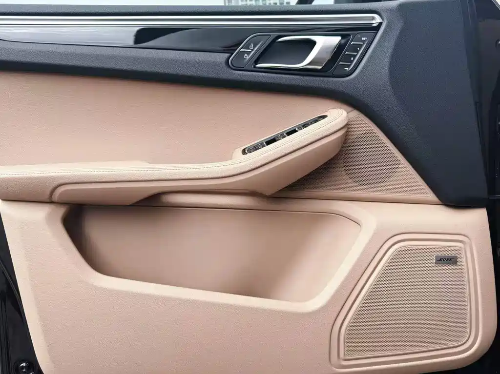 Porsche Macan — миниатюра 9