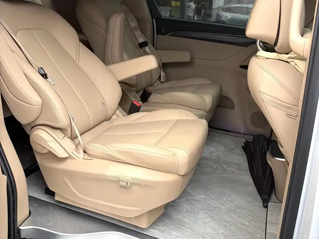 Buick GL8 Hybrid — миниатюра 8