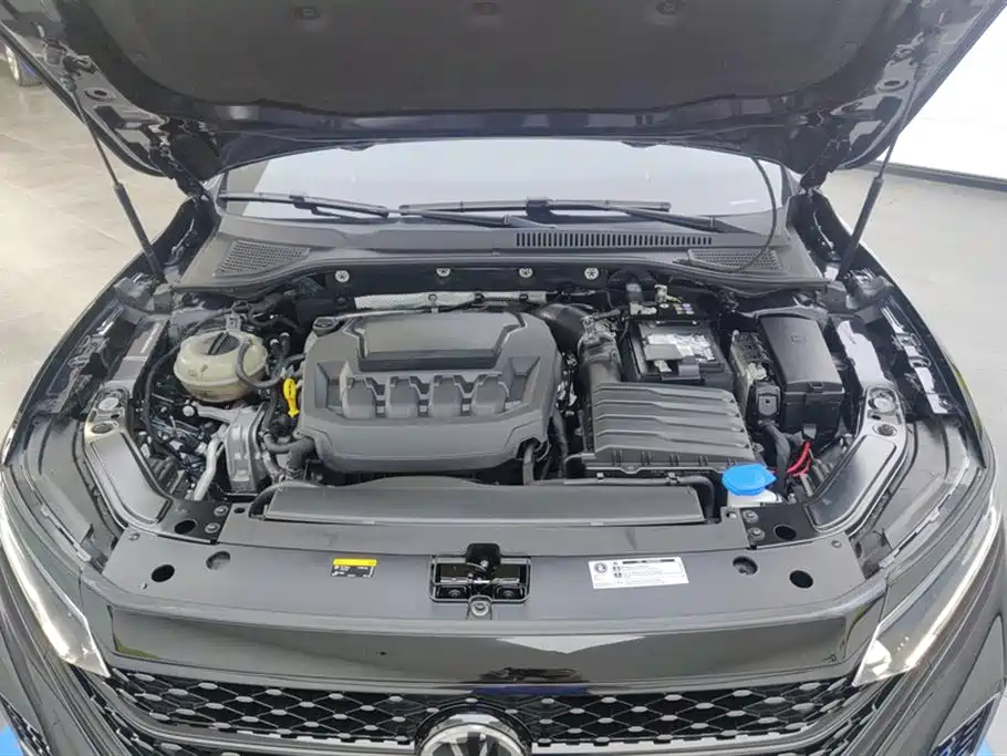 Volkswagen Passat 2025 330TSI Elite