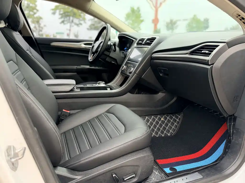 Ford Mondeo — миниатюра 12