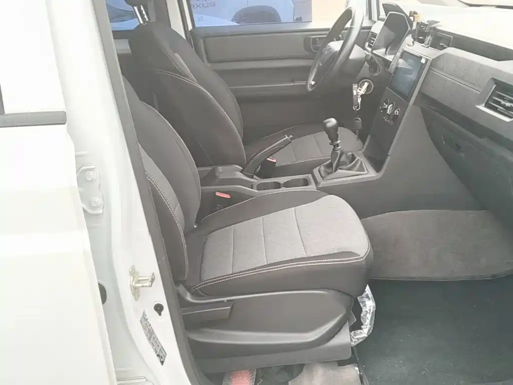 Wuling Hongguang PLUS — миниатюра 25