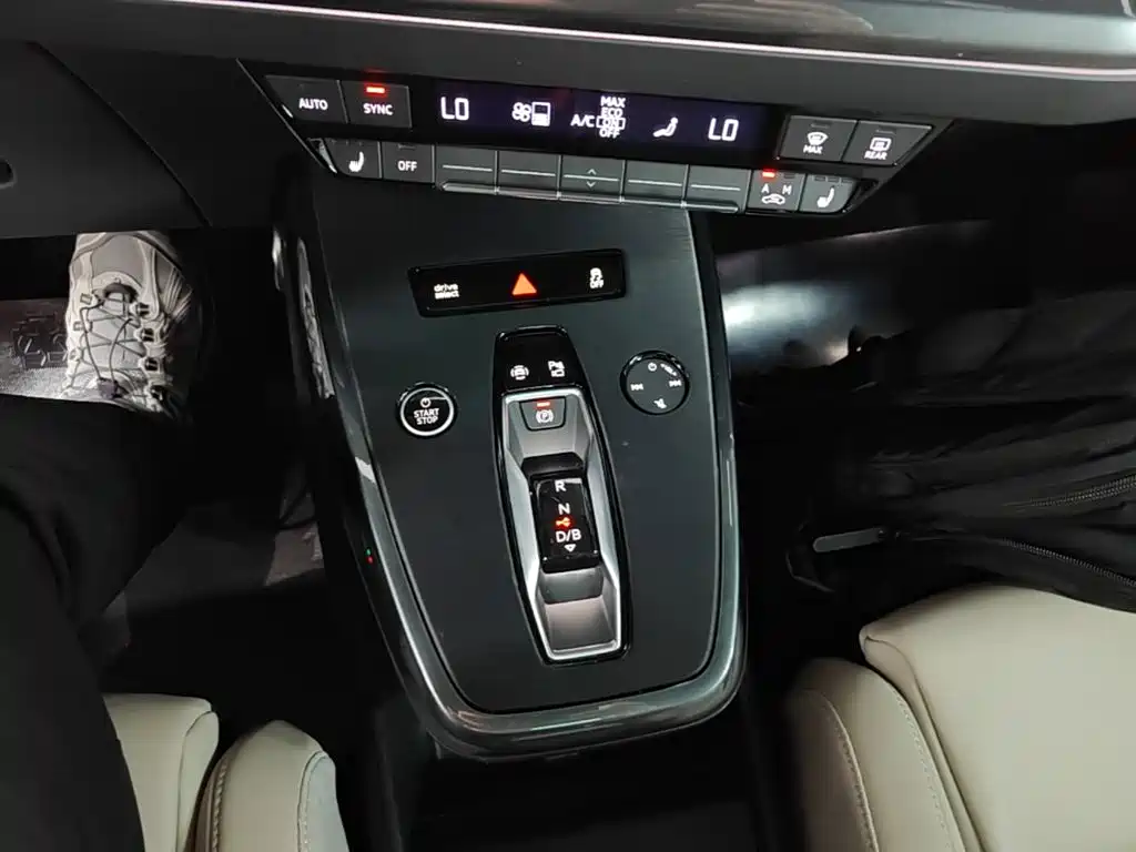 Audi Q5 e-tron — миниатюра 14