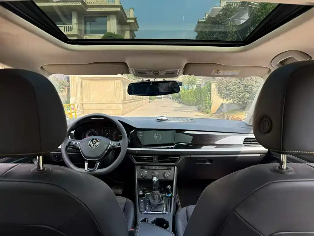 Volkswagen Lavida — миниатюра 5