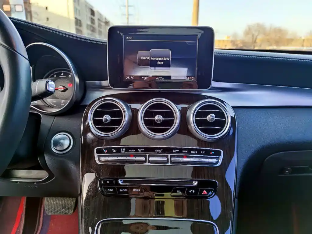 Mercedes-Benz GLC — миниатюра 13