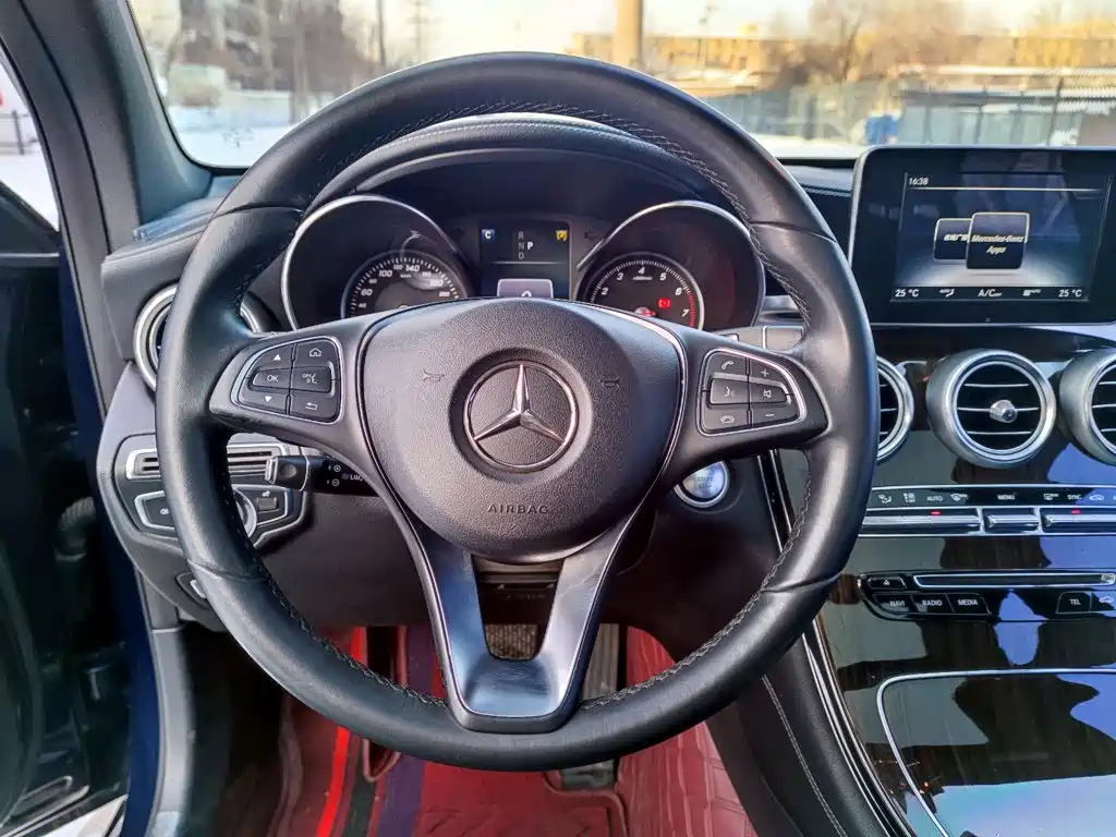 Mercedes-Benz GLC — миниатюра 12