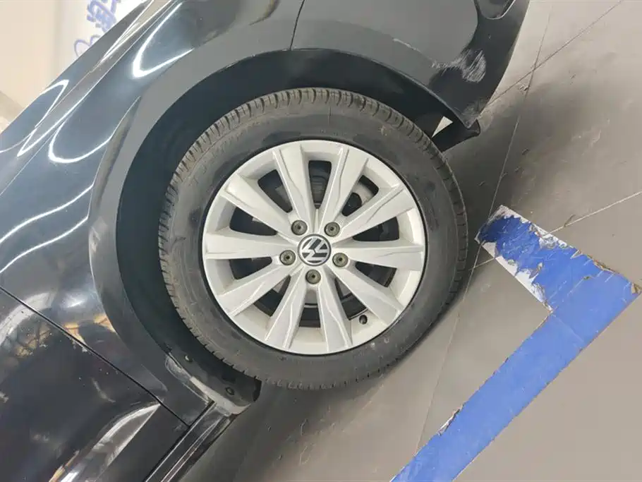 Volkswagen Sagitar 2014 1.6L AT Comfort