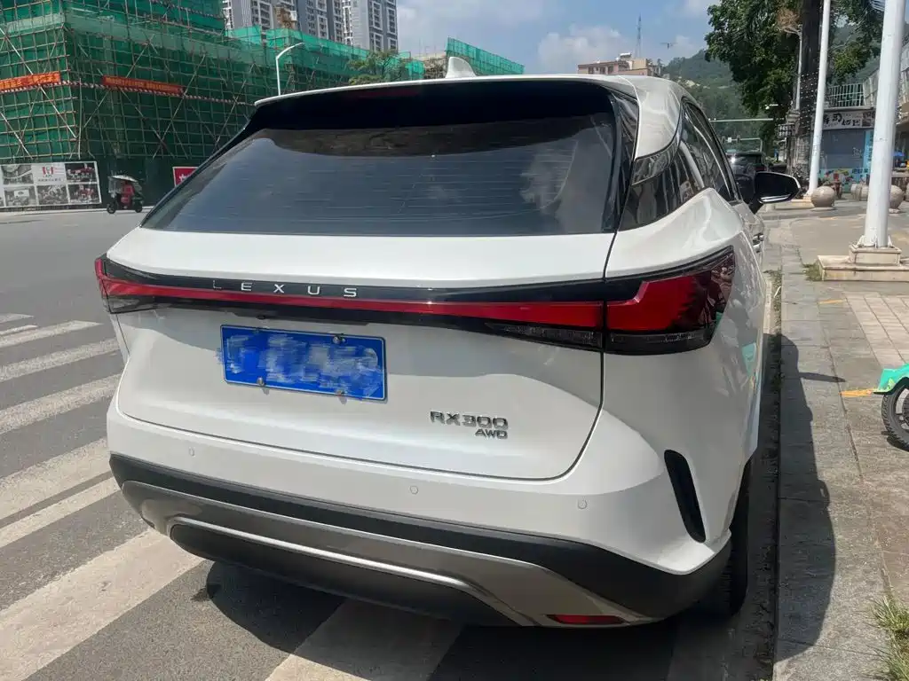 Lexus RX — миниатюра 5