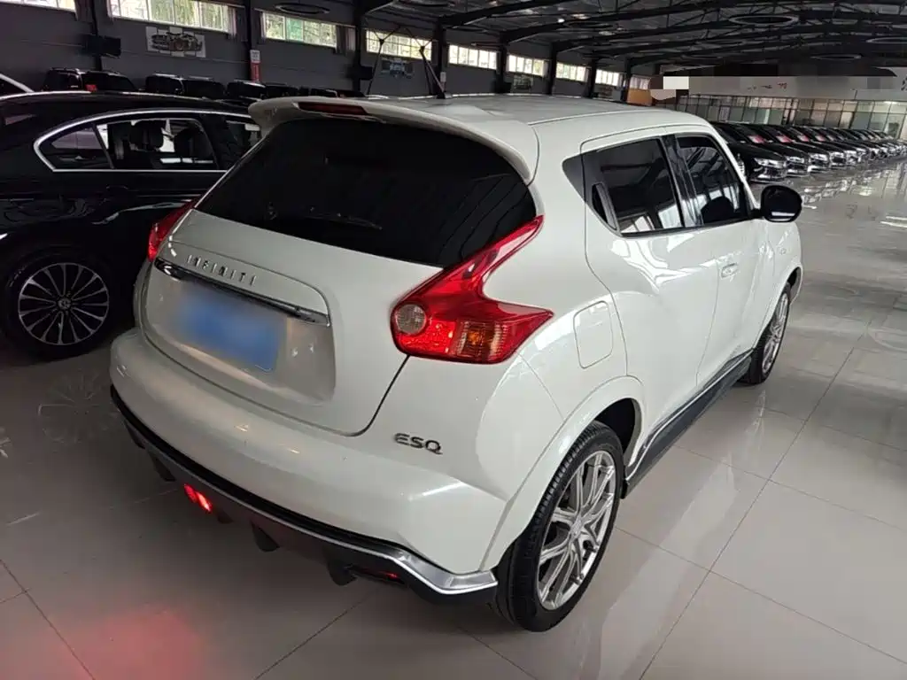 Infiniti ESQ — миниатюра 7