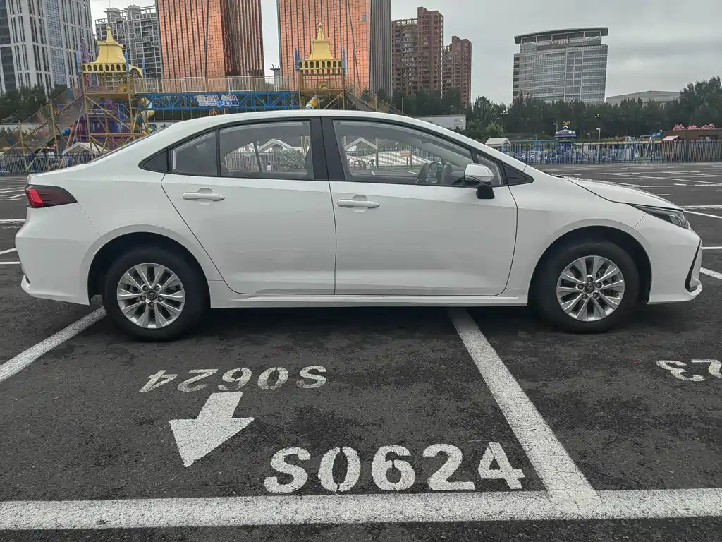 Toyota Corolla — миниатюра 8