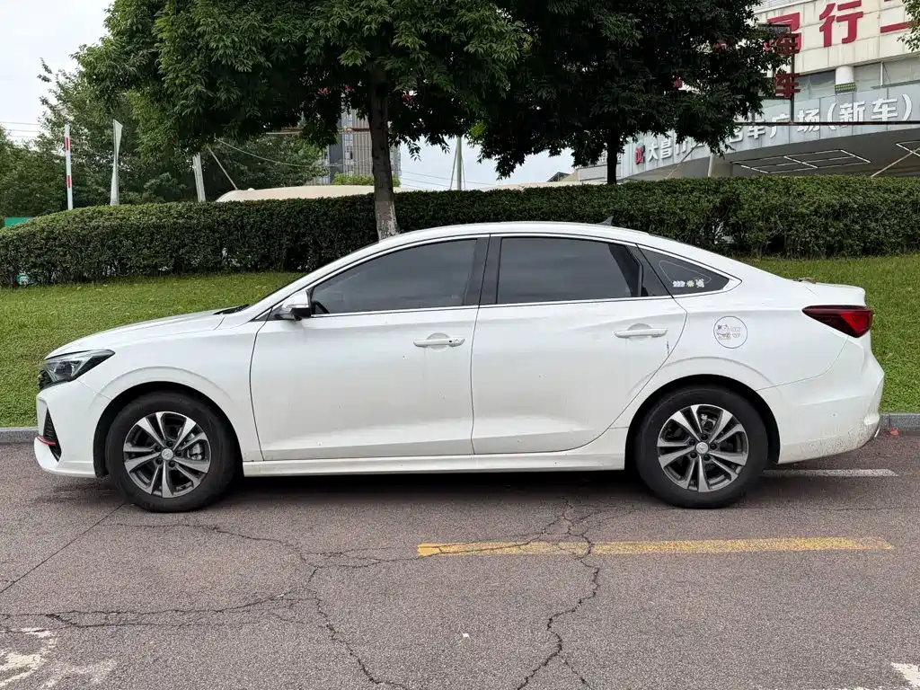 Changan Eado — миниатюра 3