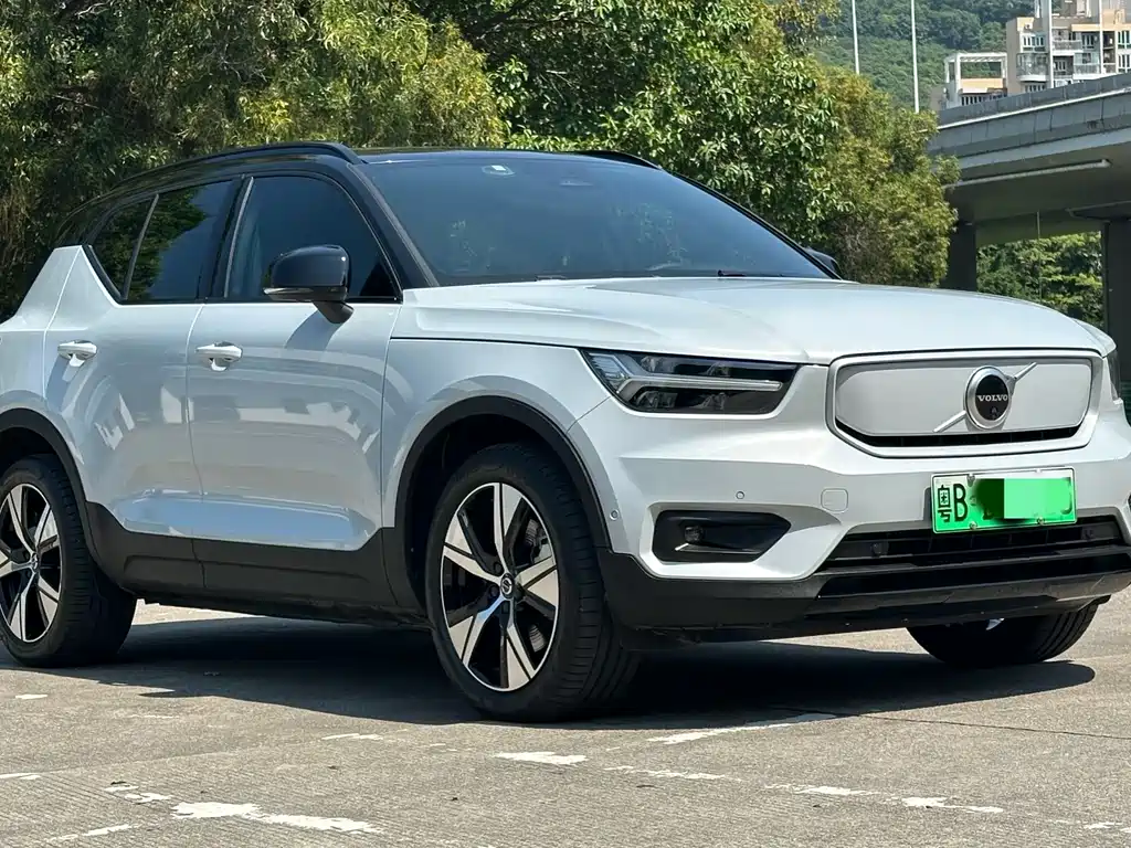 Volvo XC40 NEV — миниатюра 3
