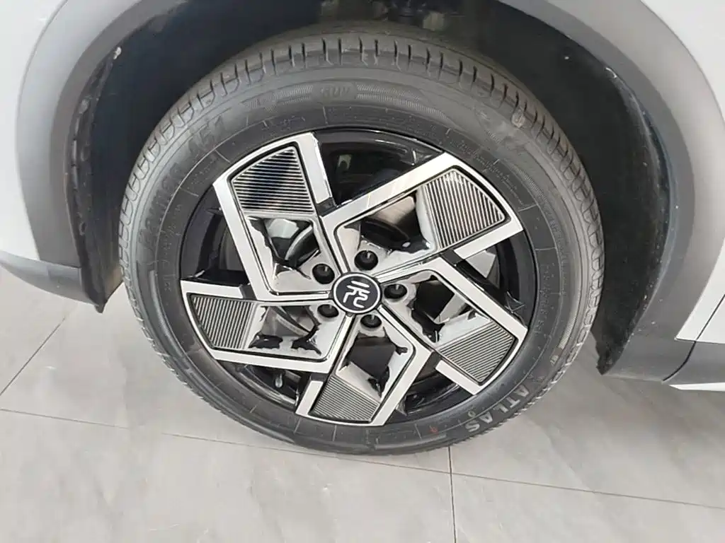 BYD Yuan Plus — миниатюра 23