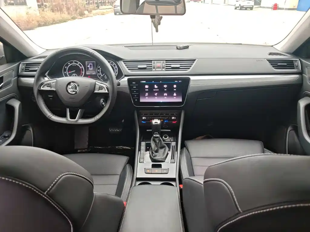 Skoda Superb — миниатюра 10