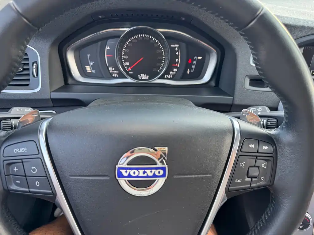 Volvo V60 — миниатюра 32