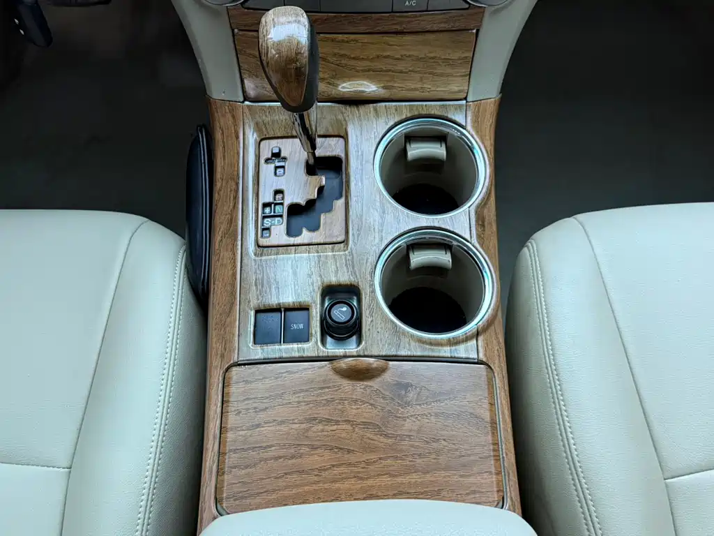 Toyota Highlander 2013 2.7L 5 мест