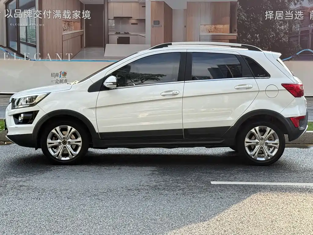BAIC New Energy EX — миниатюра 15