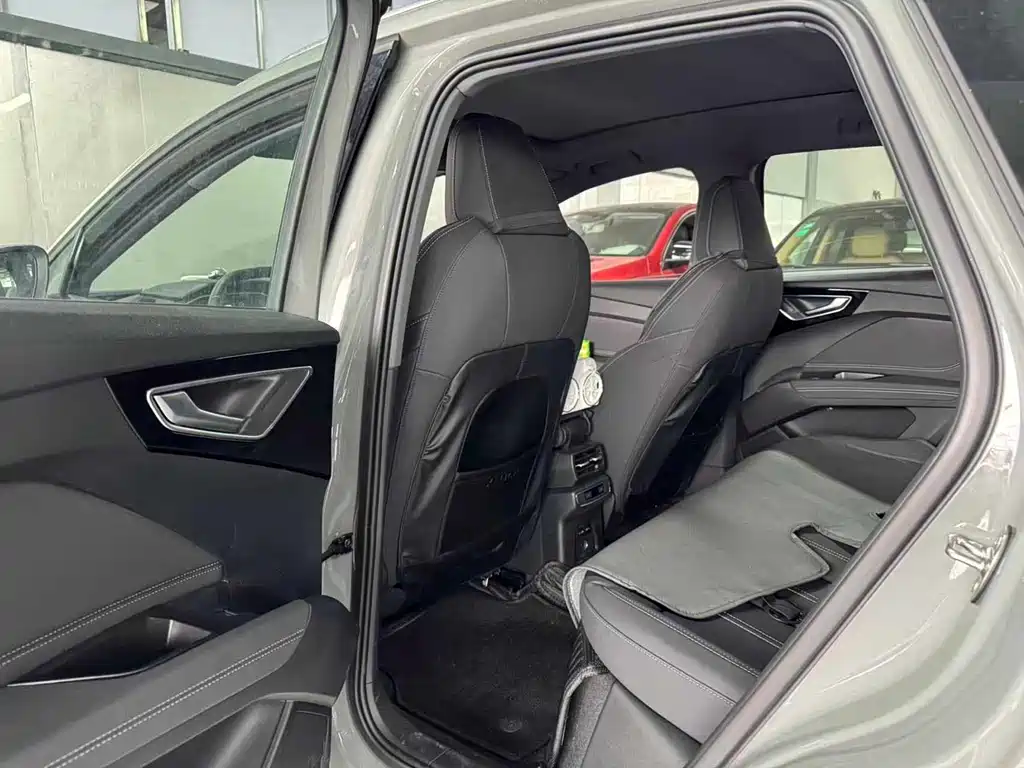 Audi Q4 e-tron — миниатюра 4