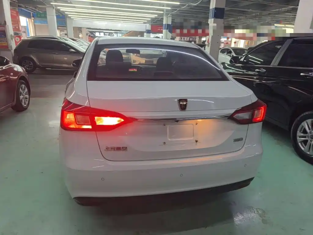 Roewe 360 — миниатюра 6