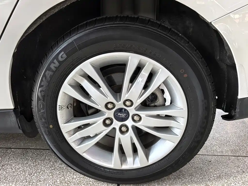 Ford Focus — миниатюра 7