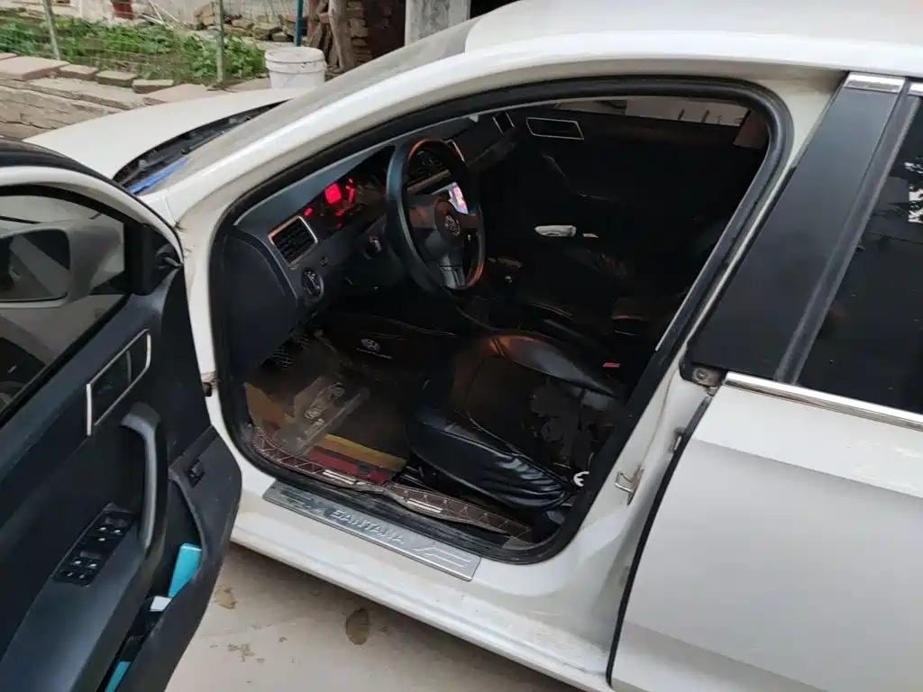 Volkswagen Santana — миниатюра 17