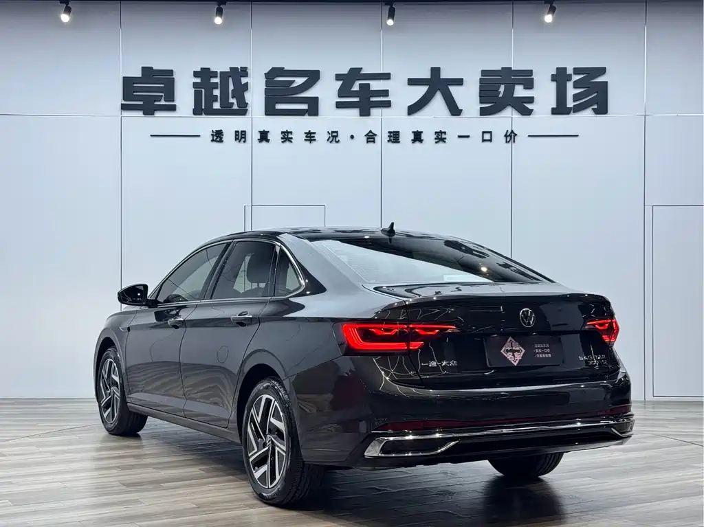 Volkswagen Sagitar 2023 300TSI DSG