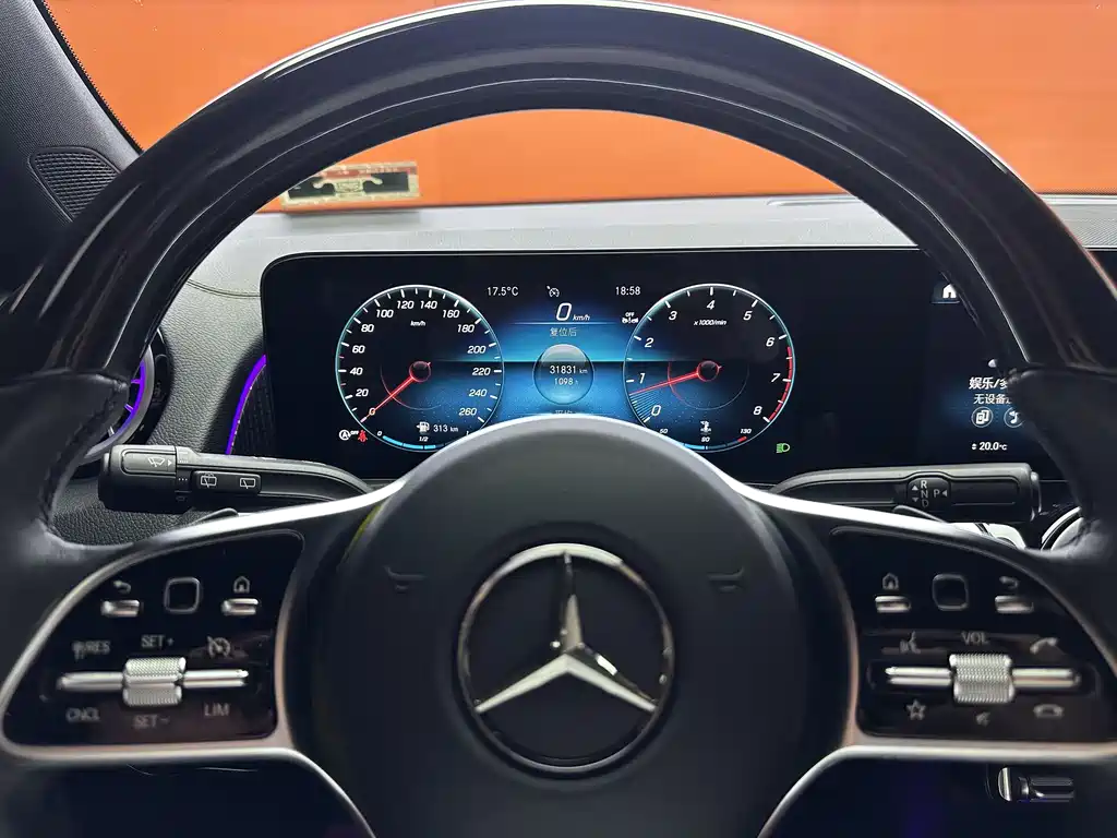 Mercedes-Benz GLB 2023 GLB 220