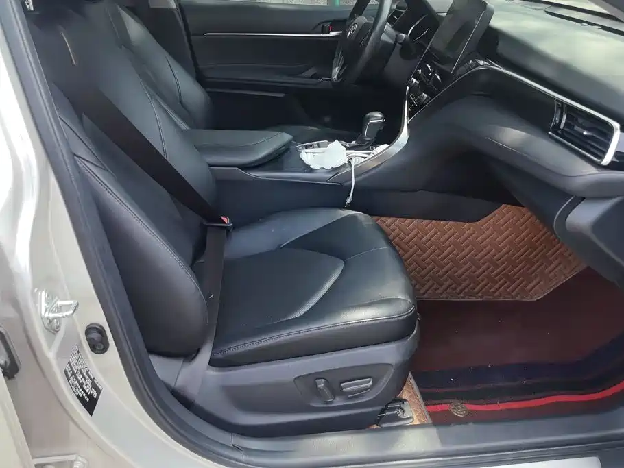 Toyota Camry — миниатюра 8