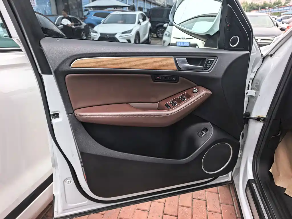 Audi Q5 (Import) — миниатюра 8