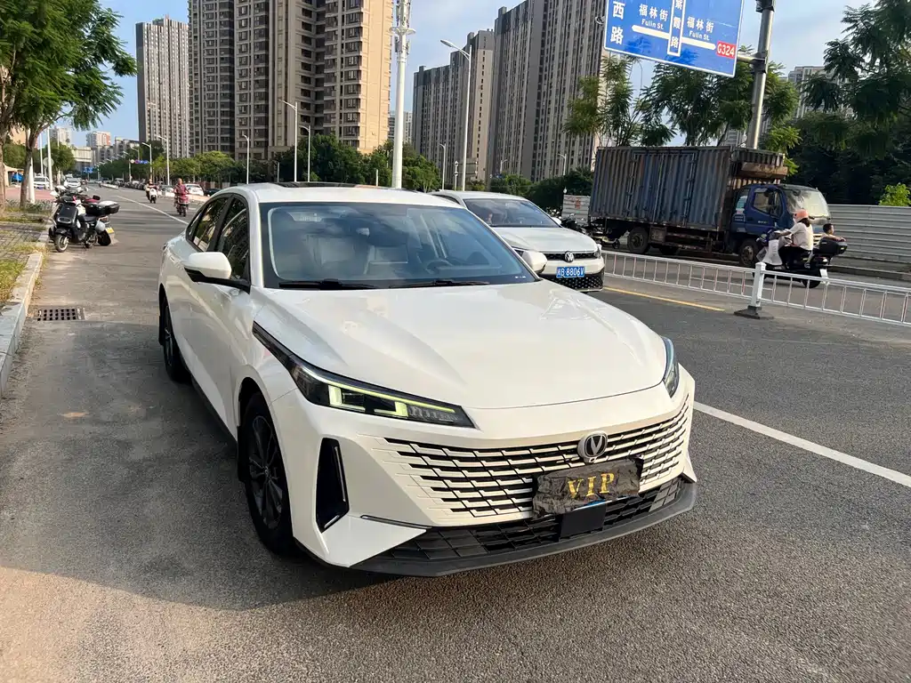 Changan Yida — миниатюра 3